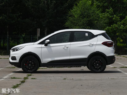 比亚迪汽车2019款比亚迪S2