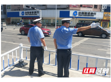 株洲交警烈日下坚守岗位，为道路交通安全默默奉献