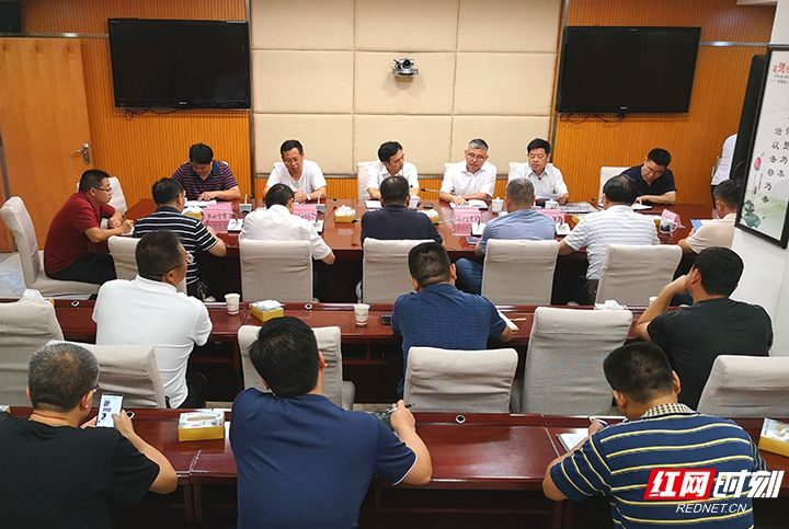 欧阳斌对创卫农贸市场整改工作再督办