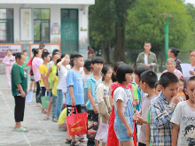 湖南师大文学院学生会实践团赴连山乡小学进行暑期实践活动