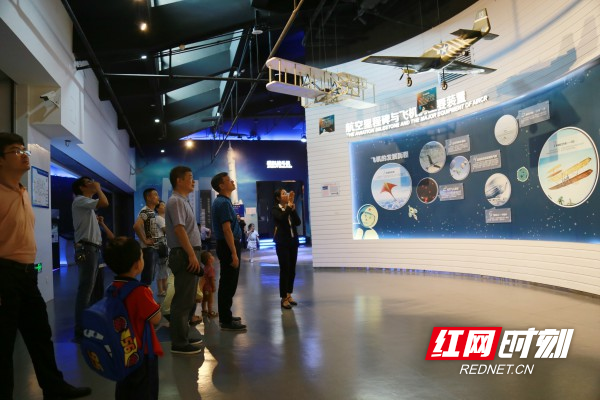格式工厂市交易中心科技馆参观活动.jpg