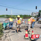 “烧烤”模式下 益阳公路人奋战在养护一线