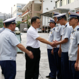 陈晓龙慰问湘西特勤消防中队指战员