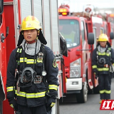 高温下的坚守丨消防员：“逆火行者”全副武装迎烈日 无惧高温练本领