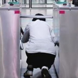 逾六成受访者建议将乘车逃票行为纳入个人征信系统