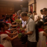 青少年致敬退伍老兵　接受爱国主义教育洗礼