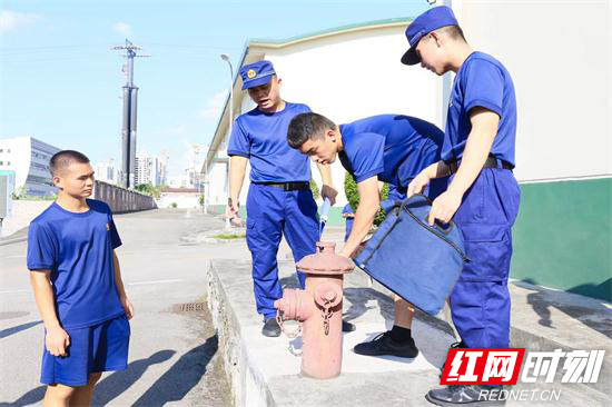 张家界消防对粮食储备库开展实地熟悉