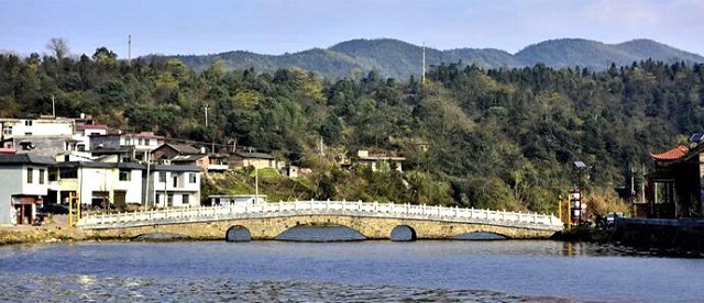 辉煌70年南阳镇淝江河畔风光好