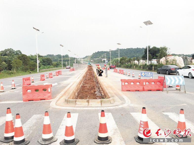 7月20日，洞株城际公路（长沙段）改扩建工程开工。图为施工现场。长沙晚报通讯员 刘媛源 摄