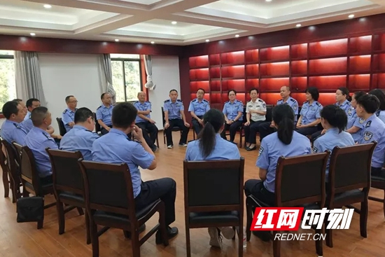 【警视窗】省公安厅心理健康知识宣讲团赴武陵源开展阳光心灵走基层活动