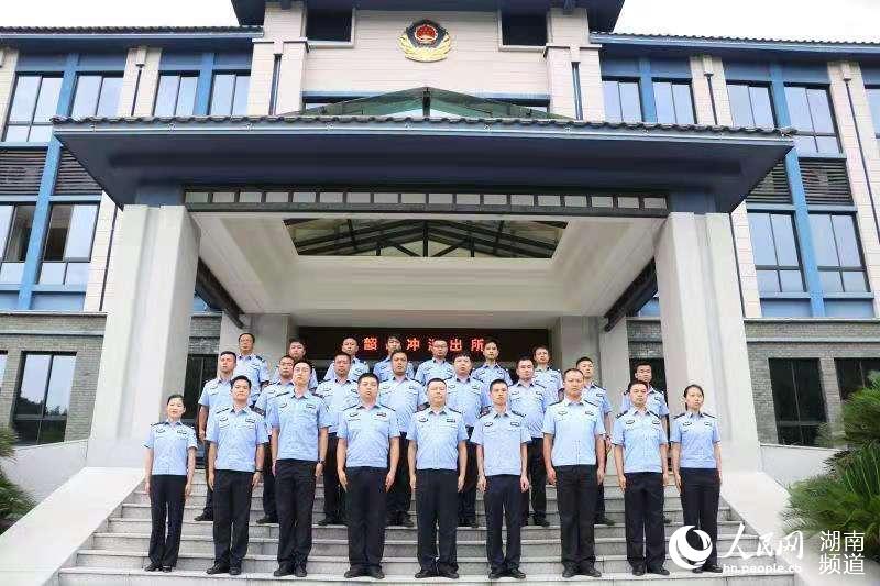 韶山冲派出所的民警们