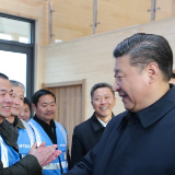 定力与攻坚：坚定不移做好自己的事