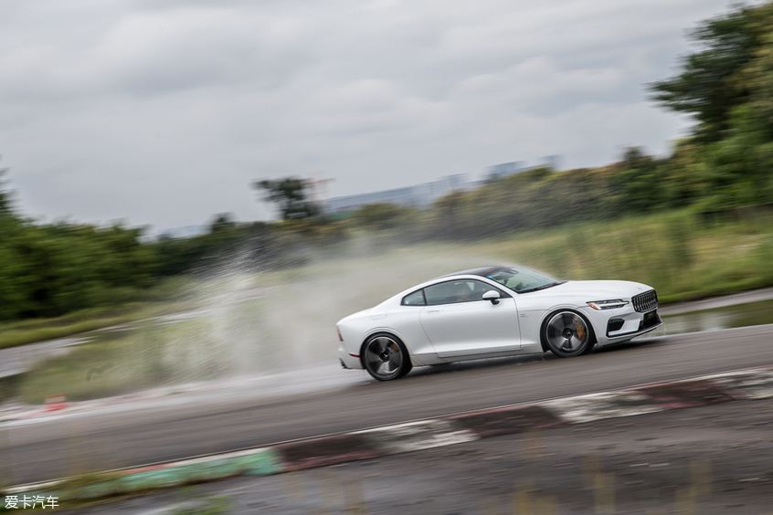 Polestar1:驾驶动态