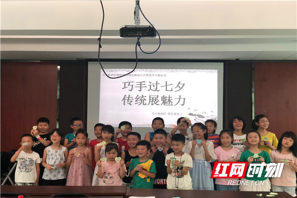 小朋友写下心愿卡祈福祝愿.jpg