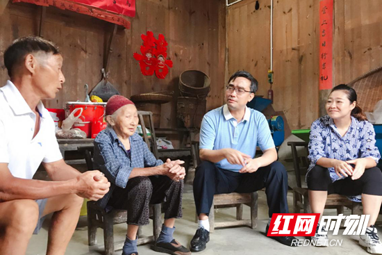 【警视窗】谢振华调研桑植县河口乡脱贫攻坚工作