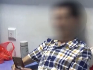 江西抚州 大叔以沙为笔练字 一练10年字体飘逸图片 113348 321x240