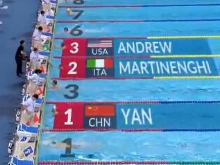 闫子贝夺得游泳世界杯男子50米蛙泳金牌