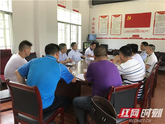 赵云海到大庄坪村调研脱贫攻坚整改清零工作