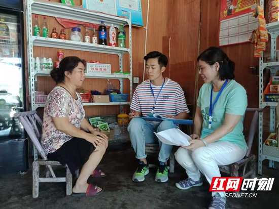 革陋习支持创卫 小商店换了新颜——“创国卫 市监人在行动”