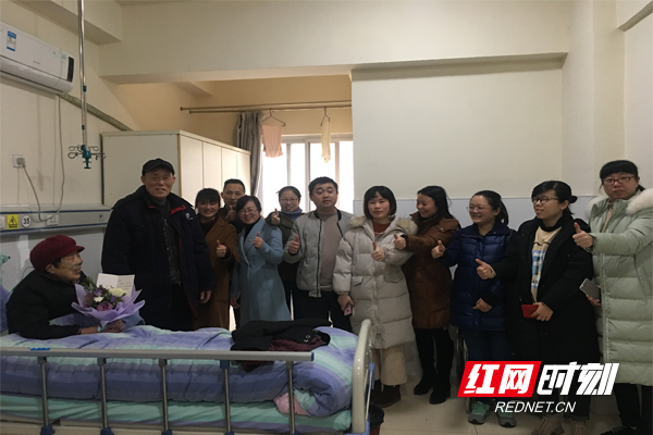 《不一样的惊喜》：
恺德惊喜服务小组的医护人员们为80多岁老奶奶送惊喜！