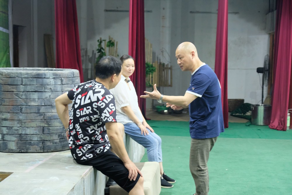 导演现场指导.jpg