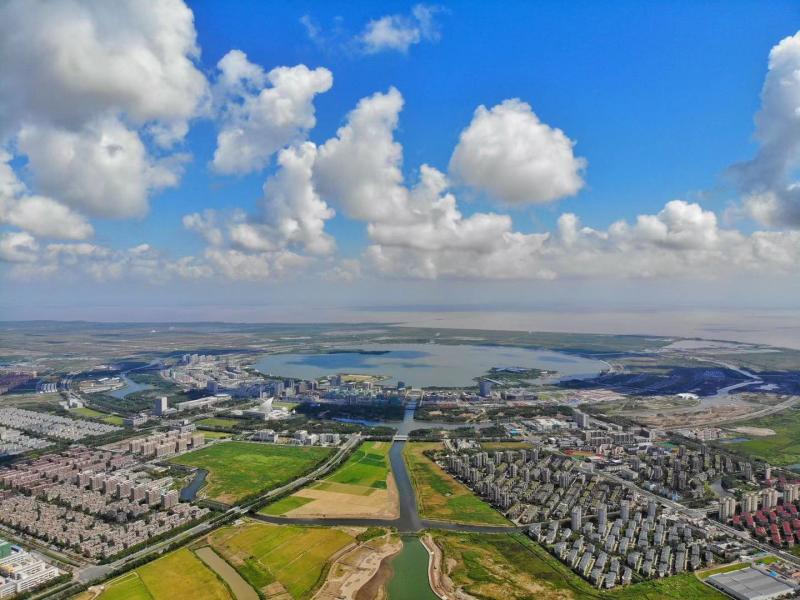 临港滴水湖。 孟雨涵 摄