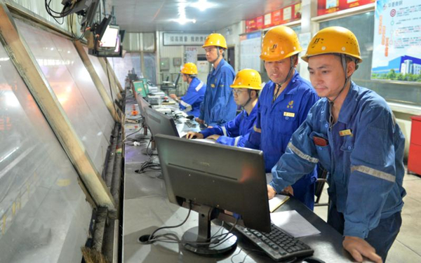 华菱衡钢340分厂生产丁工段照片_副本.jpg 华菱衡钢340分厂生产丁工段照片_副本.jpg