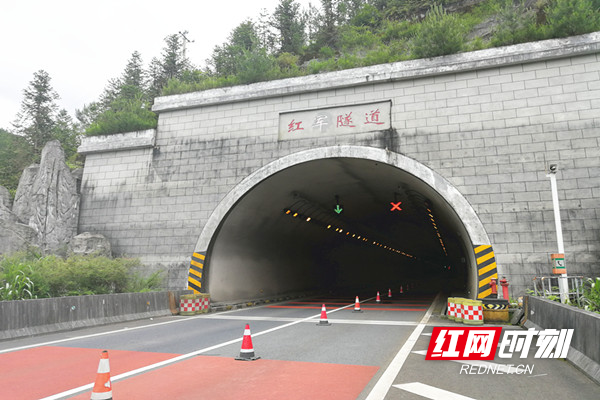 武深高速公路红军隧道_副本.jpg