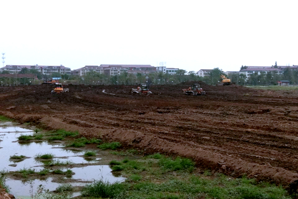 1、常德市西湖管理区东东湖黑臭水体改造项目施工现场.jpg 1、常德市西湖管理区东东湖黑臭水体改造项目施工现场.jpg