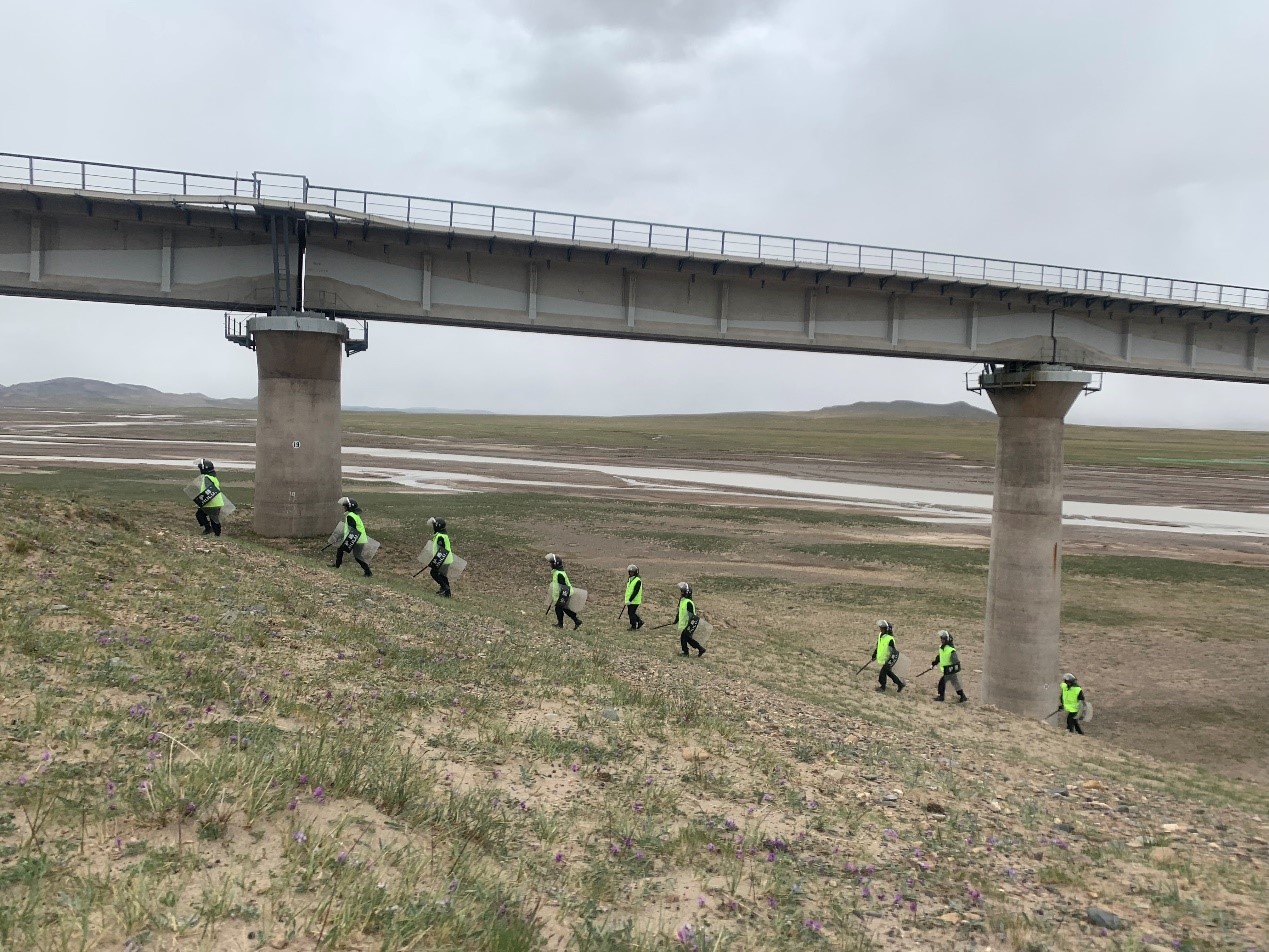 通天河护路队成立12年来，共出动人员44.9余万人次、徒步巡线90余万公里，确保了青藏铁路安多段的安全畅通。团队充分发挥党团组织的战斗堡垒作用和党员的先锋模范作用，认真践行和弘扬“老西藏精神”、“两路精神”，艰苦奋斗，顽强拼搏，傲立在生命禁区，为青藏铁路安全运营做出了突出贡献。