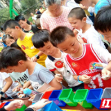 抓住暑期“小尾巴” 趣玩乐学垃圾分类