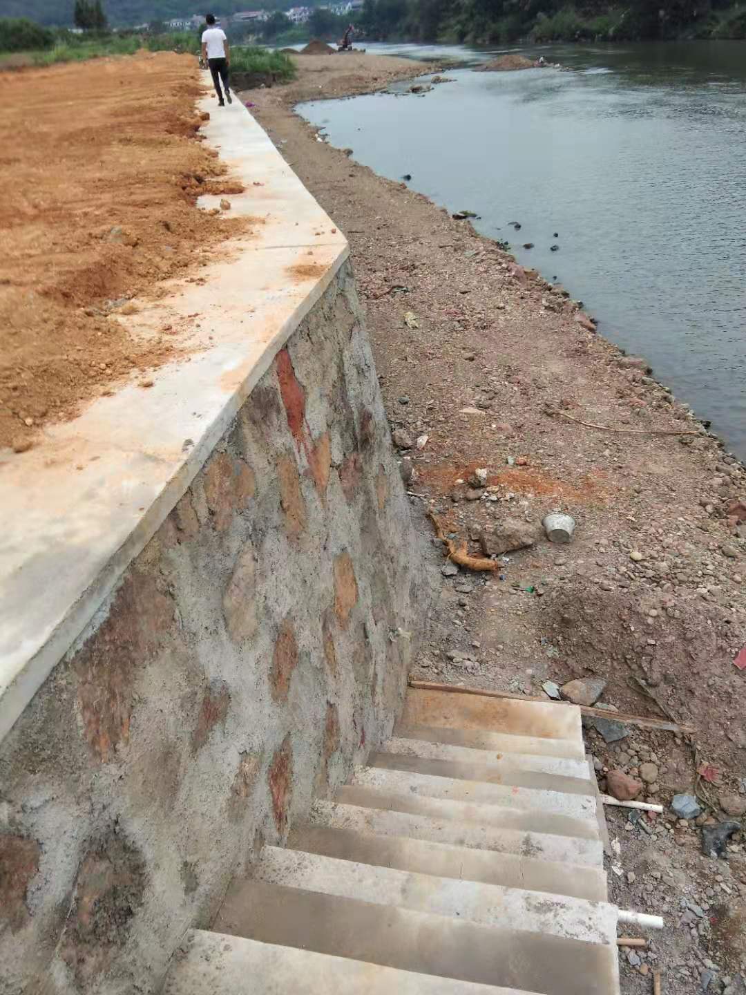 醴陵东富:修复加固河堤 提升防洪能力