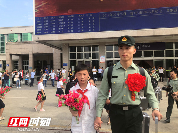 常德举行系列活动欢迎最可爱的人回家