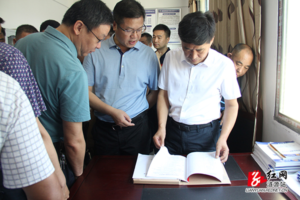 涟源市委副书记吕余庚率考察团到邵阳市新邵县考察学习脱贫攻坚工作