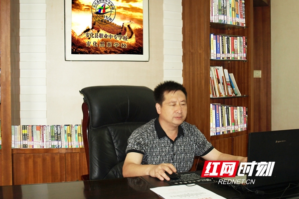 教师07.jpg