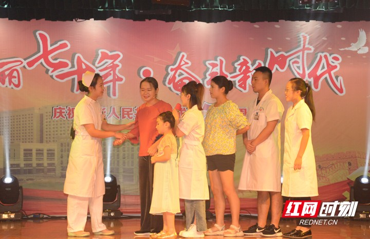 张家界：医护人员这样庆祝新中国成立70周年