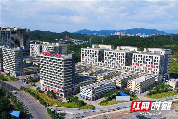 【必用】高璧大市场（周峰摄）.jpg