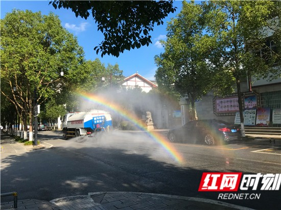 武陵源区：劳动者自带“双彩虹”