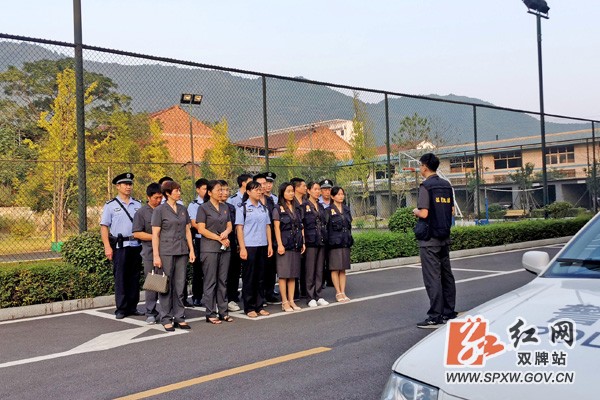 图1清晨7点双牌法院干警集结出发.jpg