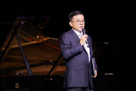 重庆举办中秋音乐会 《仙女山的月亮》照亮整个山城