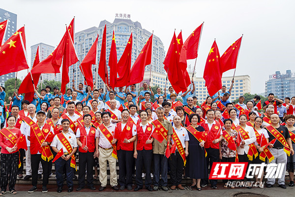 组图 | 今天，他们同唱《我和我的祖国》预热9·20好人节活动