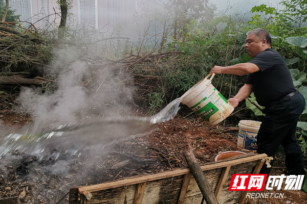 焚烧现场.jpg 焚烧现场.jpg