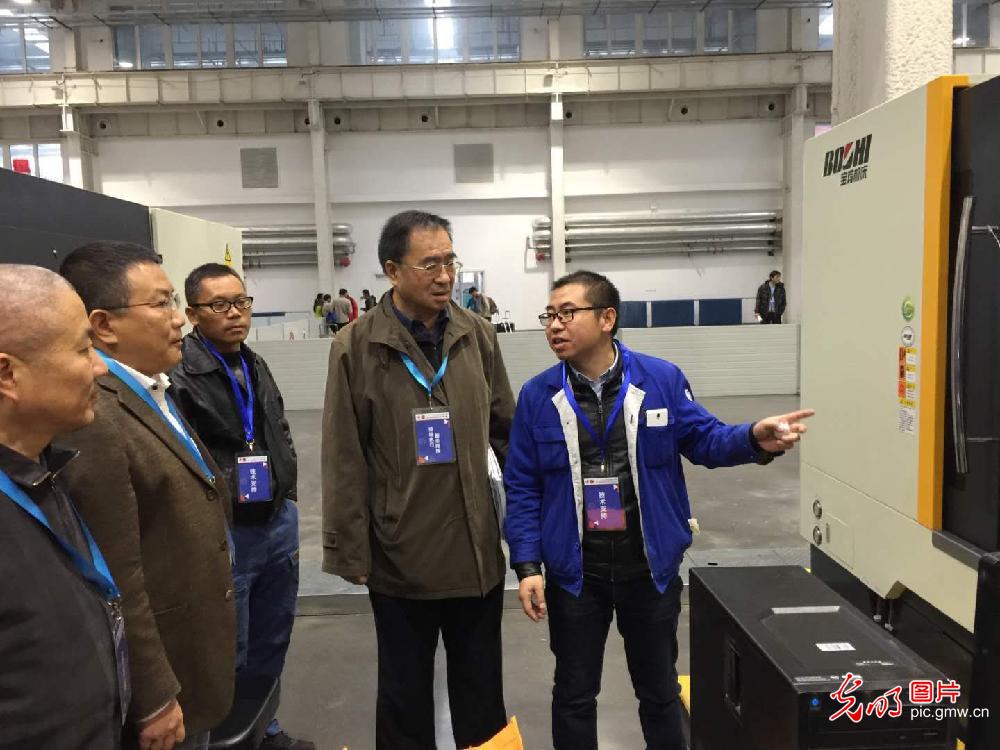 【中国梦·大国工匠篇】“三秦工匠”李晓佳：数控机床的“活字典”