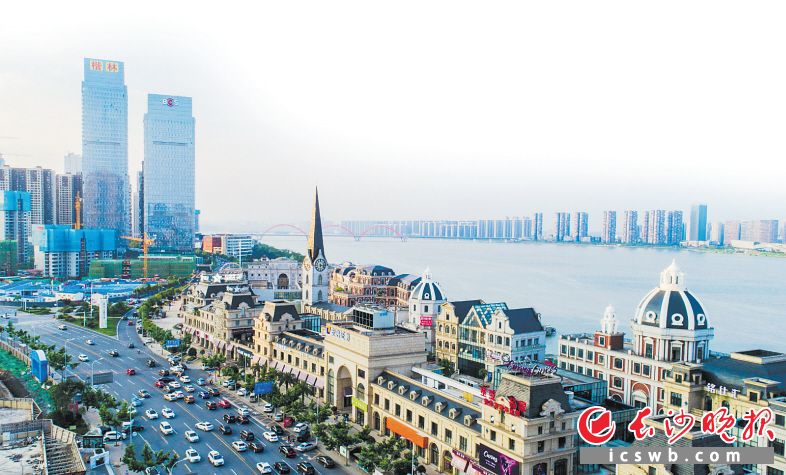 　　湘江北去，湖南金融中心正缔造一座全新的区域性金融新城。　　邹麟 摄