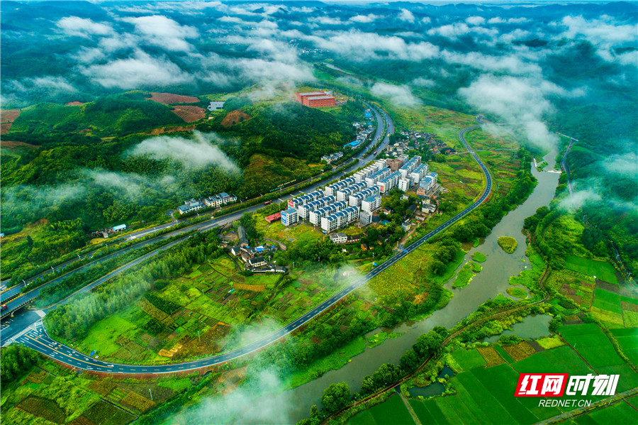 桂阳新农村（欧阳常海 摄）.jpg