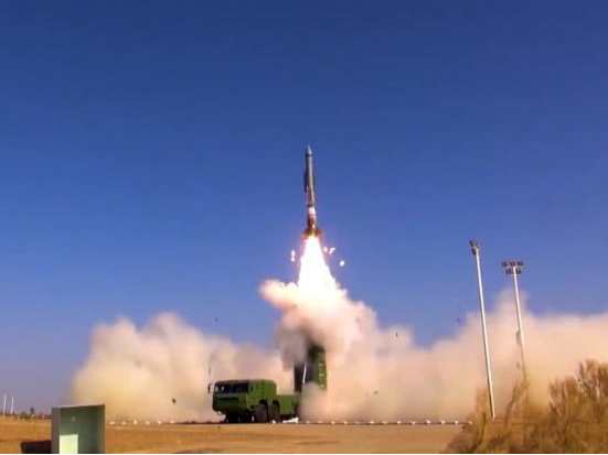 火箭军发布致敬宣传片 多种最新型导弹亮相