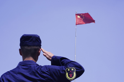 湘乡 我和五星红旗合影1.jpg