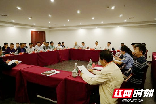 武陵源召开区委常委会2019年第20次会议