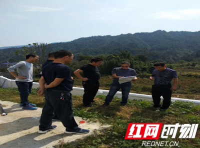赵云带队实地调研天门山镇芙蓉学校规划建设