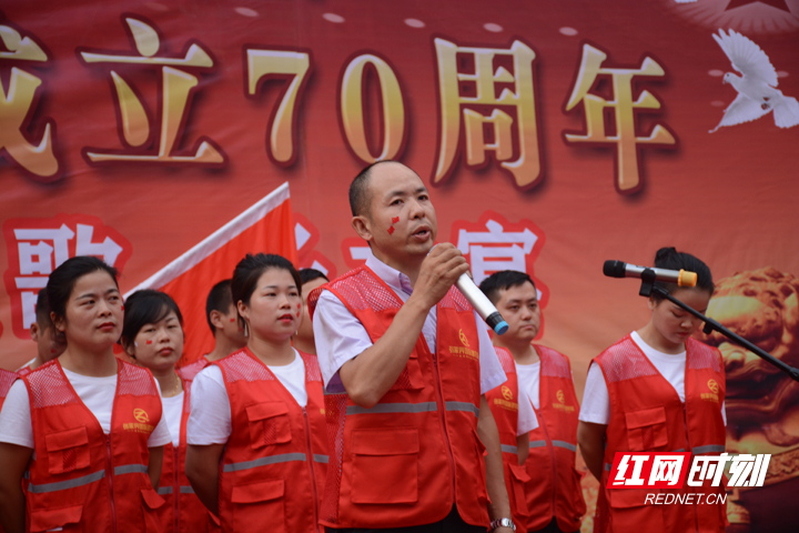 他们齐唱红歌 歌颂党和祖国